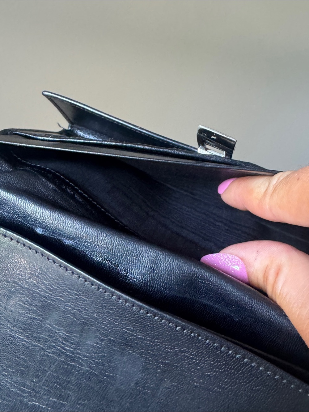 Gucci Black Leather Long Wallet with Silver-Tone Lock - Picture 10 of 10